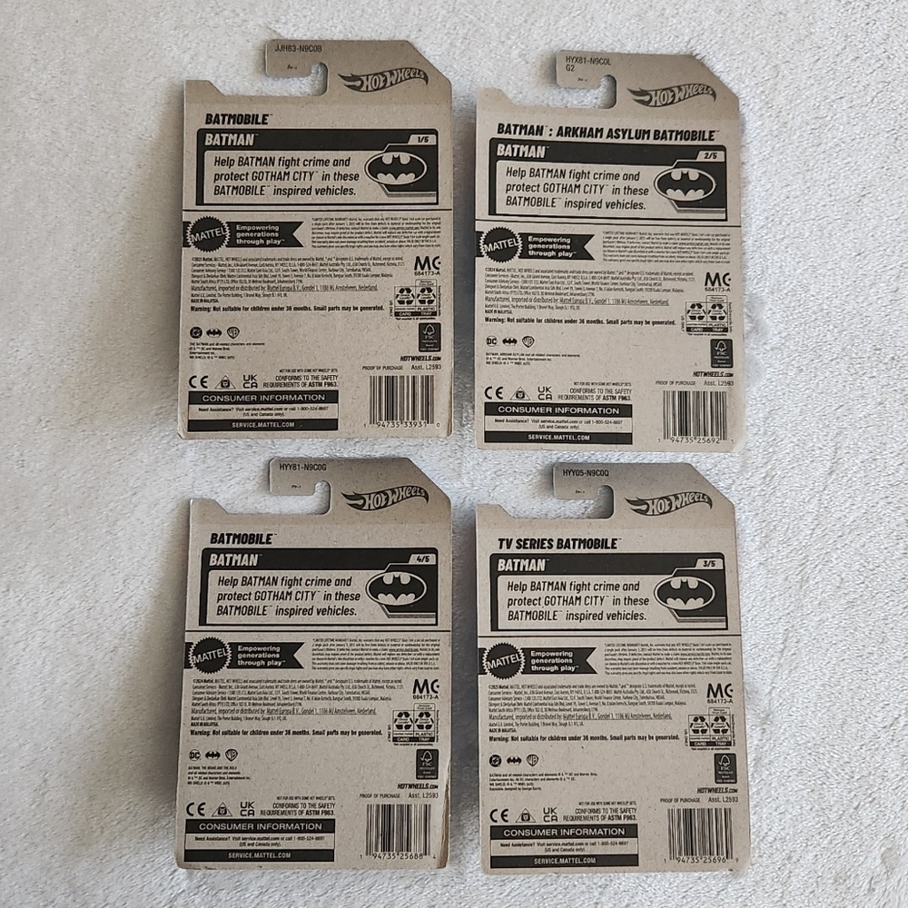 ๐ฆ๐Hot Wheels Batman Batmobile Set โ 4 Cars โ TV & Movie Versions โ NWT - Picture 11 of 16